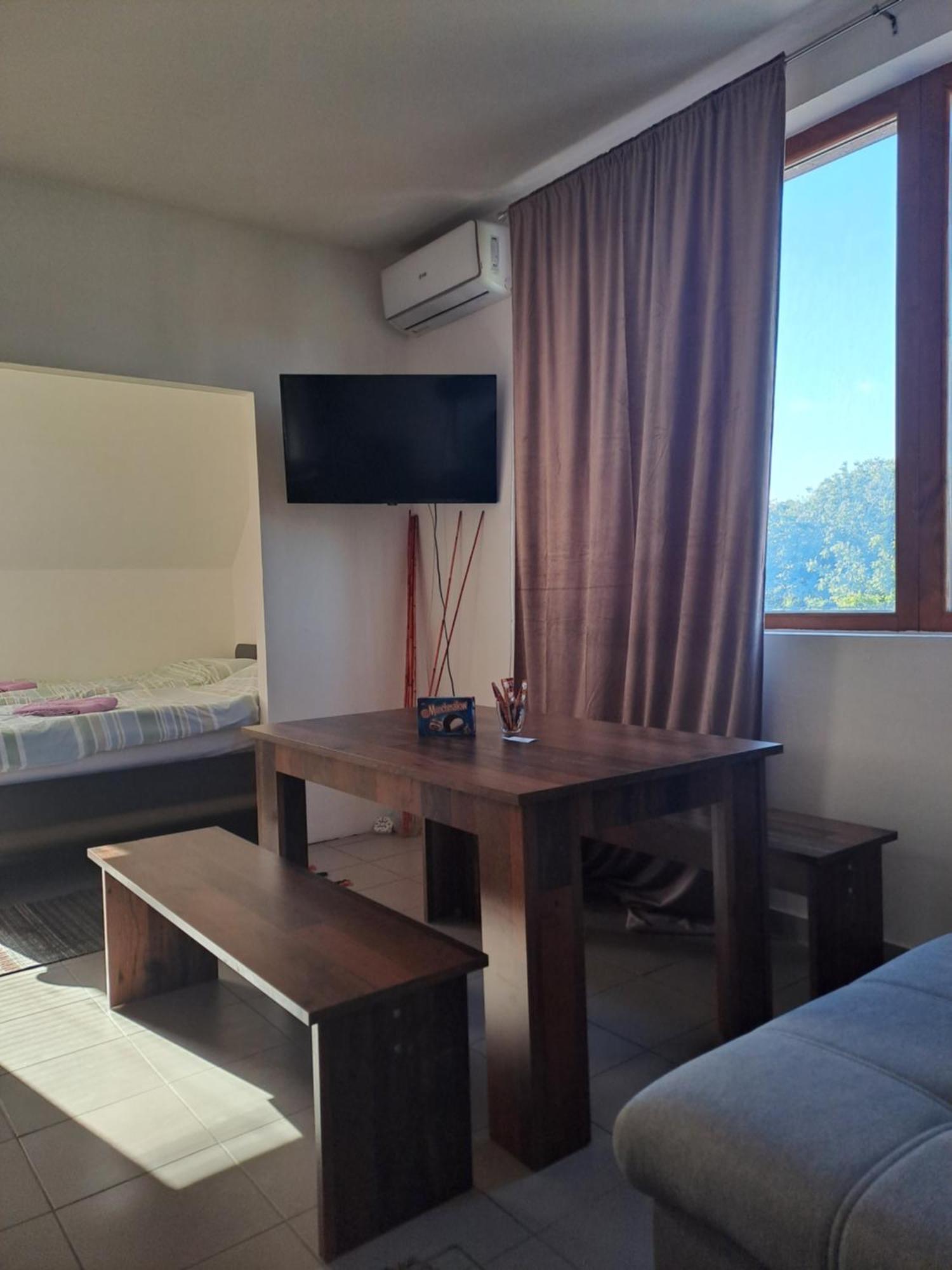 Ferienwohnung Sofi Ni Exterior foto